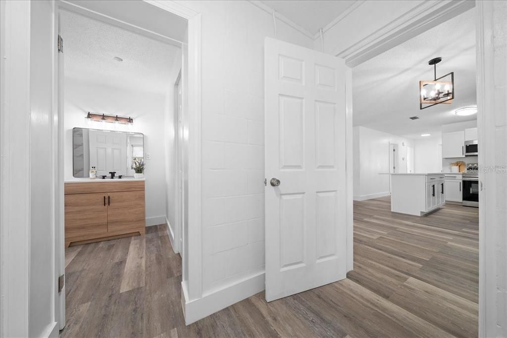 For Sale: $199,999 (3 beds, 2 baths, 1152 Square Feet)