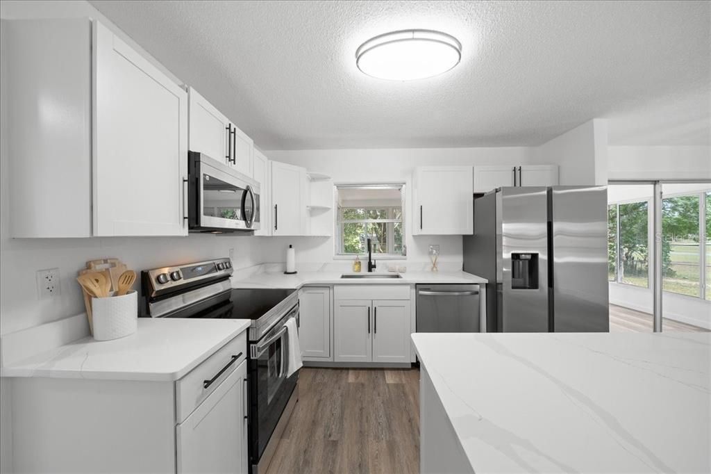For Sale: $199,999 (3 beds, 2 baths, 1152 Square Feet)