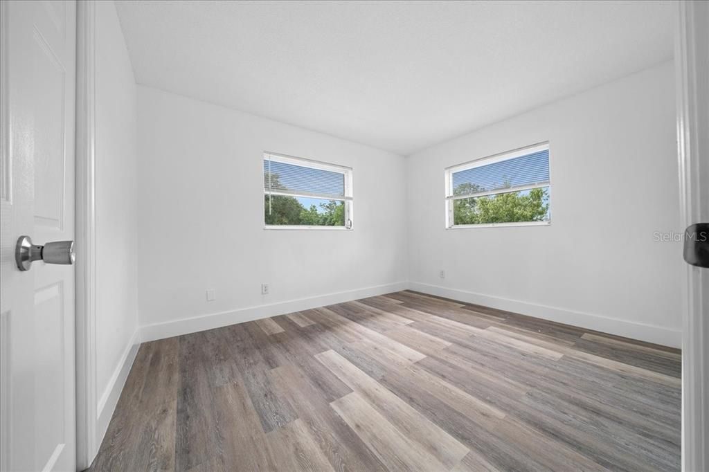 For Sale: $199,999 (3 beds, 2 baths, 1152 Square Feet)