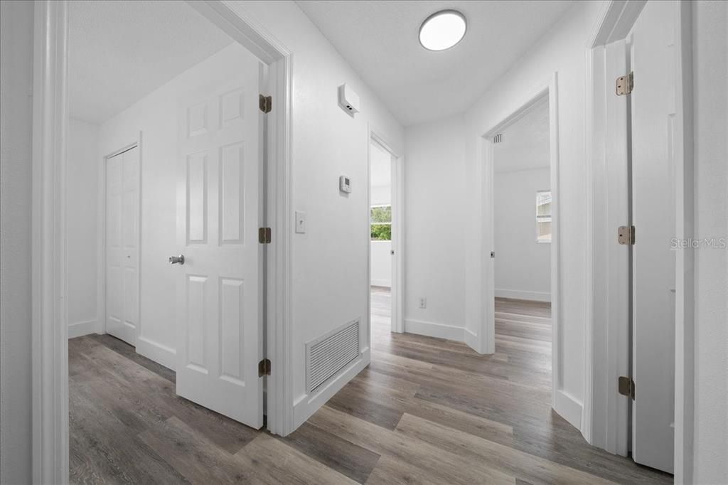 For Sale: $199,999 (3 beds, 2 baths, 1152 Square Feet)