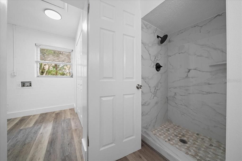 For Sale: $199,999 (3 beds, 2 baths, 1152 Square Feet)