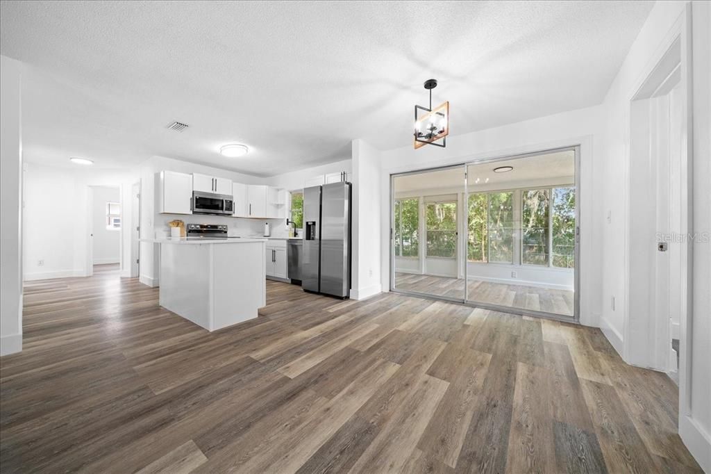 For Sale: $199,999 (3 beds, 2 baths, 1152 Square Feet)