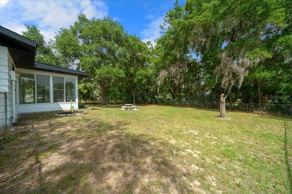 For Sale: $199,999 (3 beds, 2 baths, 1152 Square Feet)