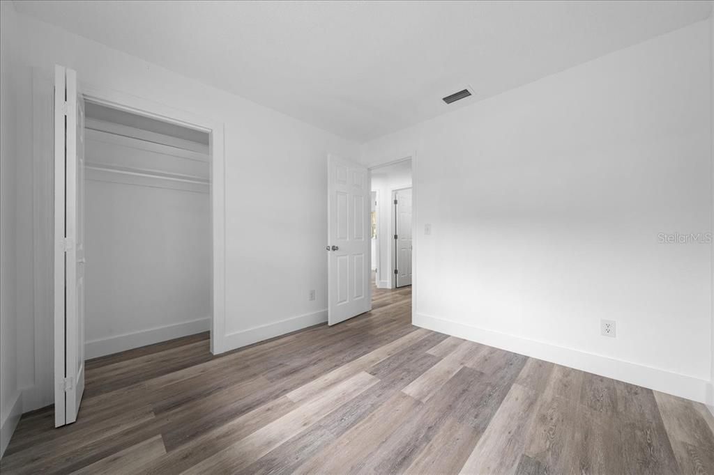 For Sale: $199,999 (3 beds, 2 baths, 1152 Square Feet)