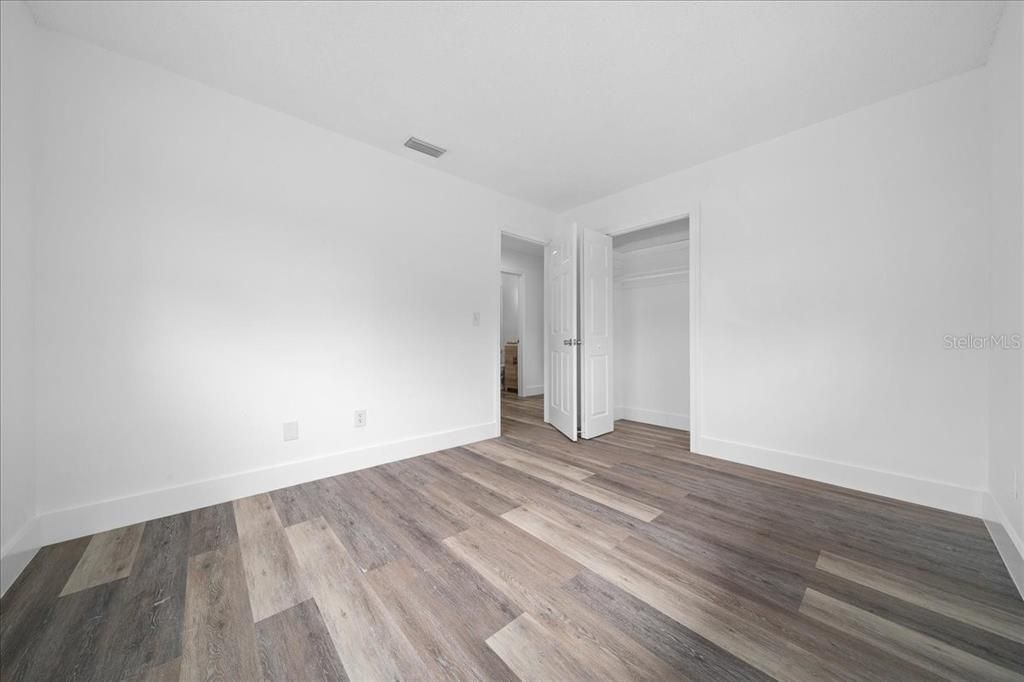 For Sale: $199,999 (3 beds, 2 baths, 1152 Square Feet)