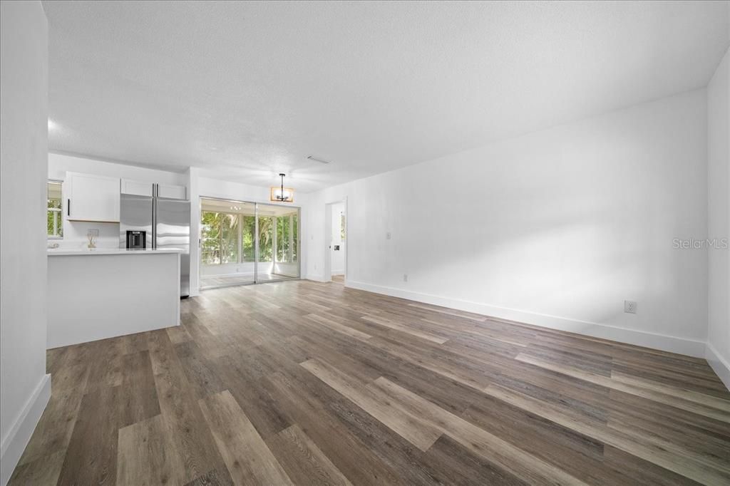 For Sale: $199,999 (3 beds, 2 baths, 1152 Square Feet)