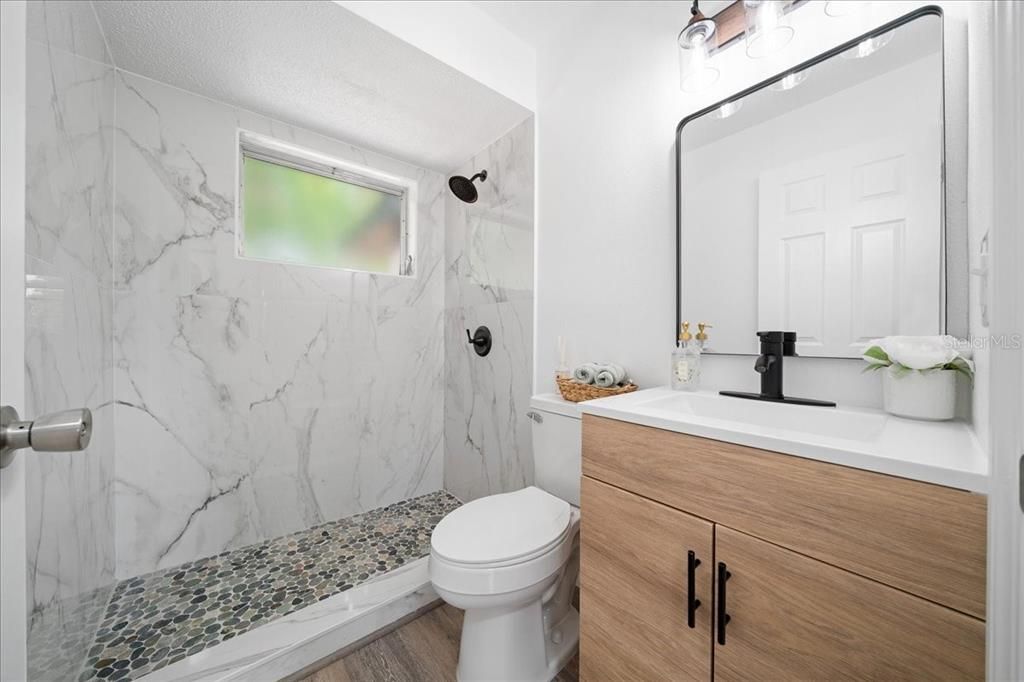 For Sale: $199,999 (3 beds, 2 baths, 1152 Square Feet)
