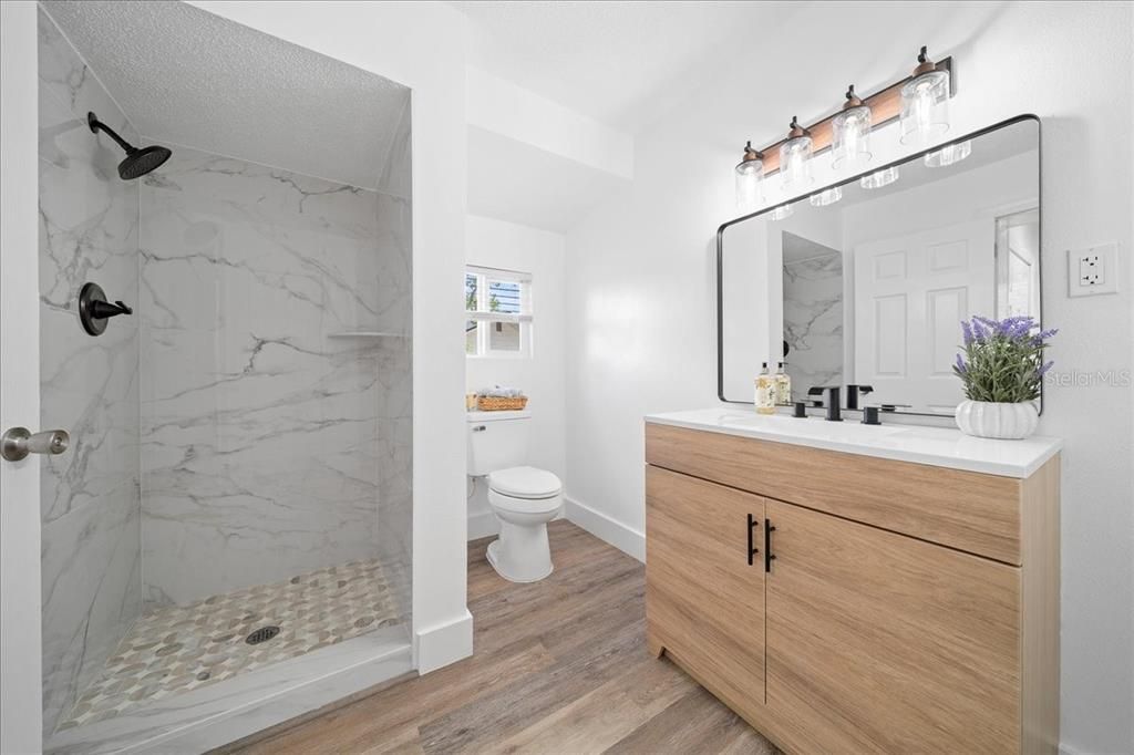 For Sale: $199,999 (3 beds, 2 baths, 1152 Square Feet)