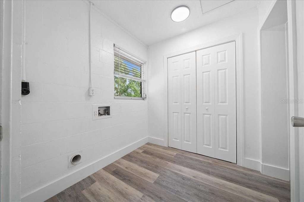 For Sale: $199,999 (3 beds, 2 baths, 1152 Square Feet)