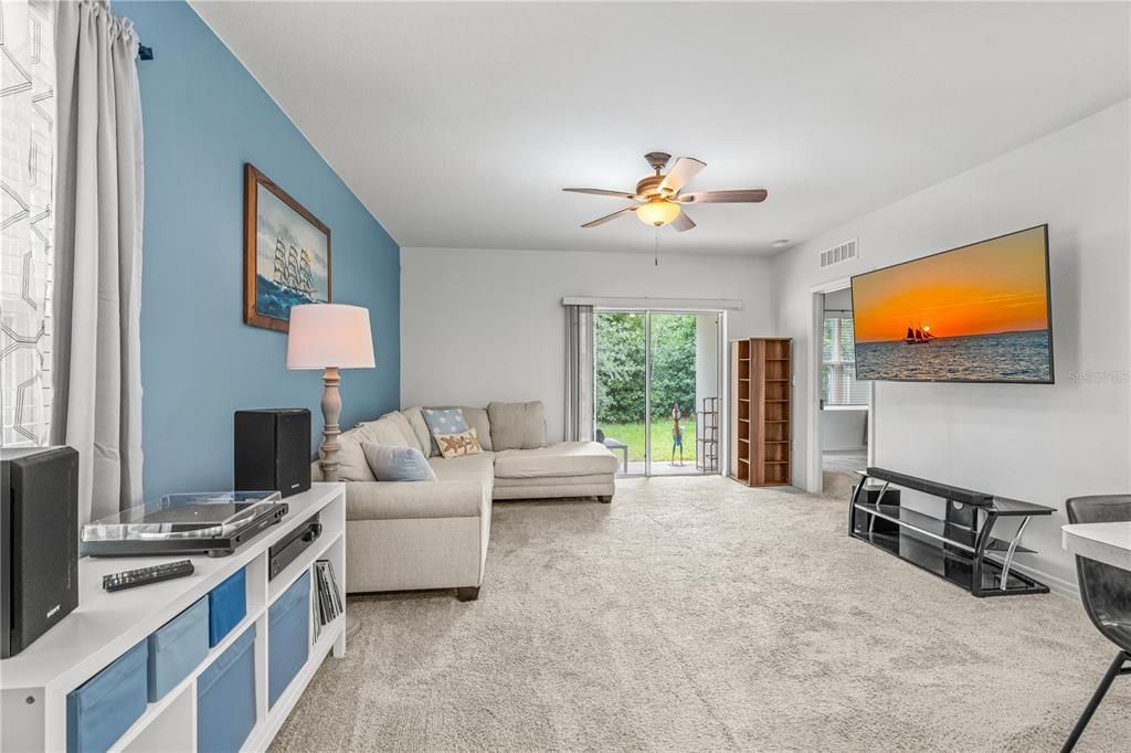 For Sale: $349,900 (3 beds, 2 baths, 1516 Square Feet)