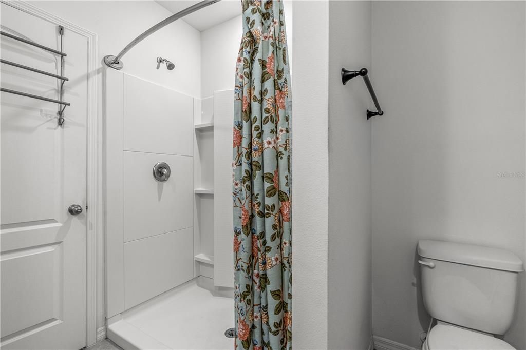 For Sale: $349,900 (3 beds, 2 baths, 1516 Square Feet)