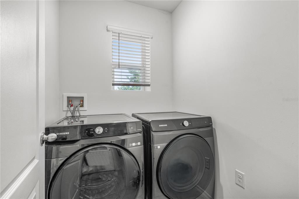 For Sale: $349,900 (3 beds, 2 baths, 1516 Square Feet)