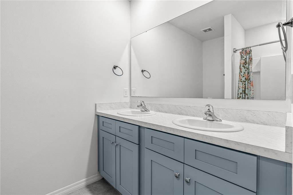 For Sale: $349,900 (3 beds, 2 baths, 1516 Square Feet)