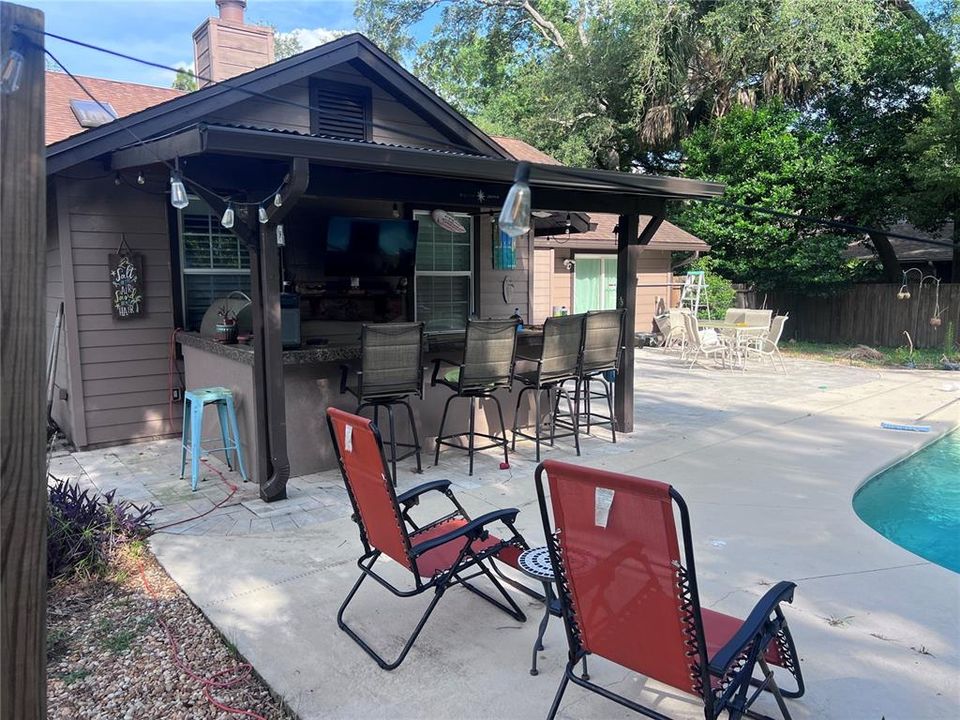 For Sale: $449,900 (3 beds, 2 baths, 2185 Square Feet)