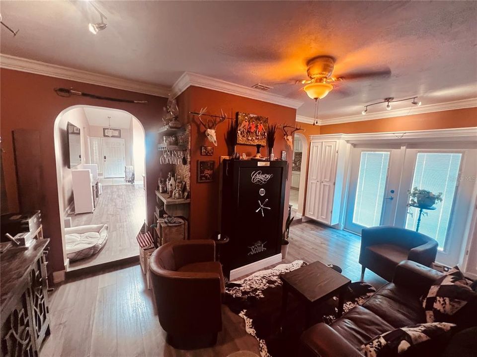 For Sale: $449,900 (3 beds, 2 baths, 2185 Square Feet)