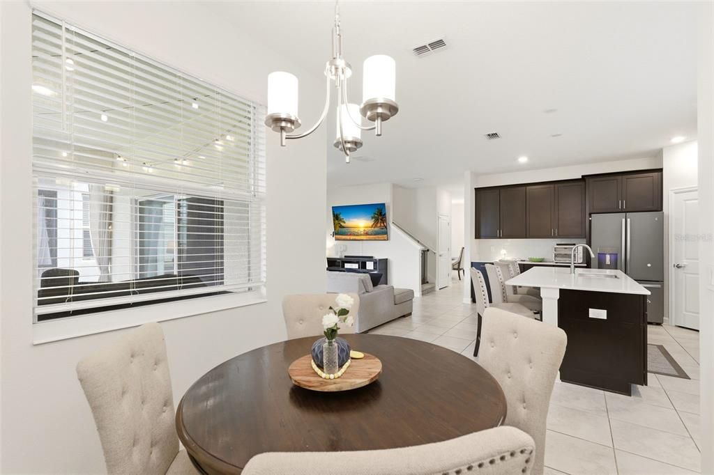 En Venta: $568,000 (5 camas, 3 baños, 2638 Pies cuadrados)
