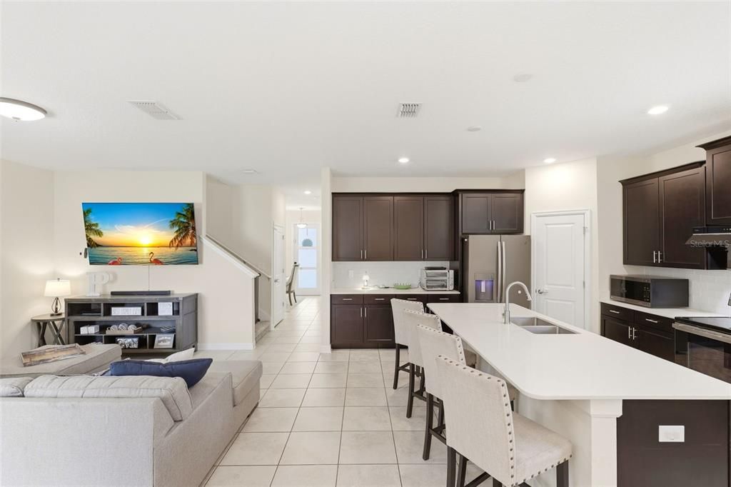 En Venta: $568,000 (5 camas, 3 baños, 2638 Pies cuadrados)