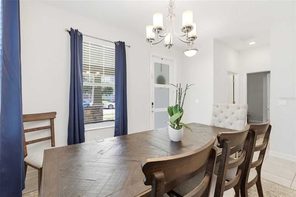 En Venta: $568,000 (5 camas, 3 baños, 2638 Pies cuadrados)