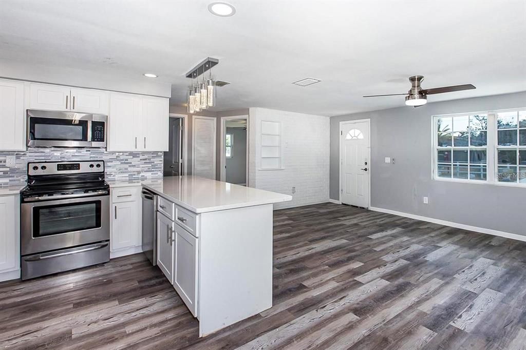 For Rent: $2,500 (3 beds, 2 baths, 1546 Square Feet)