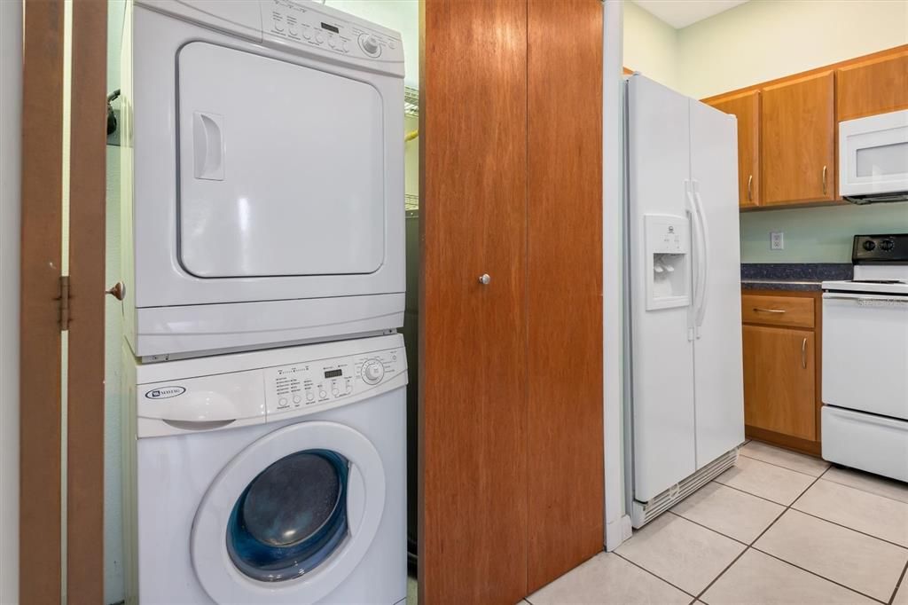 На продажу: $925,000 (5 спален, 3 ванн, 3430 Квадратных фут)