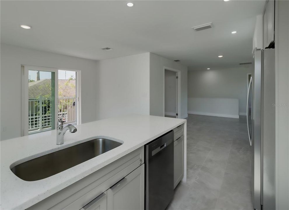 For Rent: $2,995 (4 beds, 3 baths, 1758 Square Feet)
