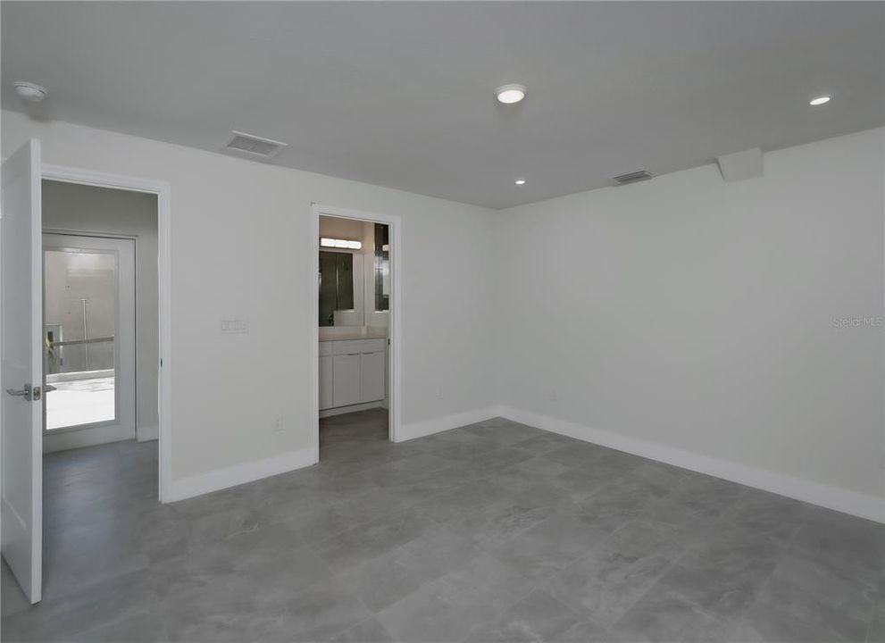 For Rent: $2,995 (4 beds, 3 baths, 1758 Square Feet)