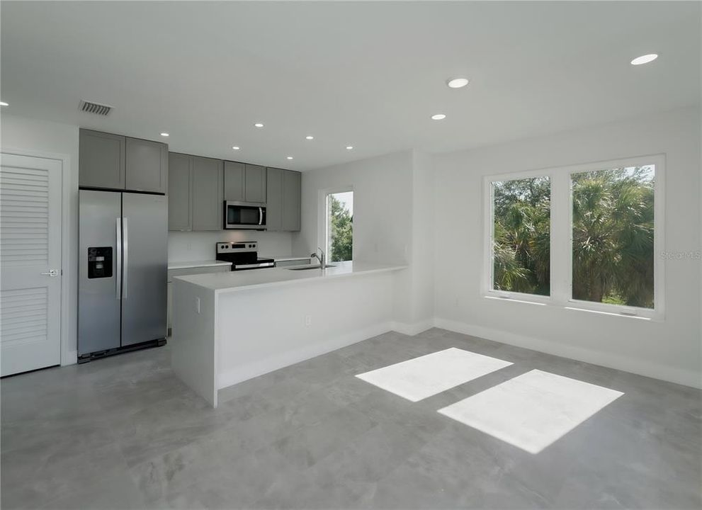 For Rent: $2,995 (4 beds, 3 baths, 1758 Square Feet)