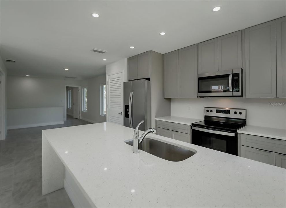 For Rent: $2,995 (4 beds, 3 baths, 1758 Square Feet)