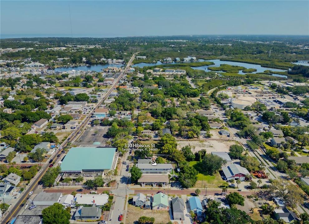 For Rent: $2,995 (4 beds, 3 baths, 1758 Square Feet)