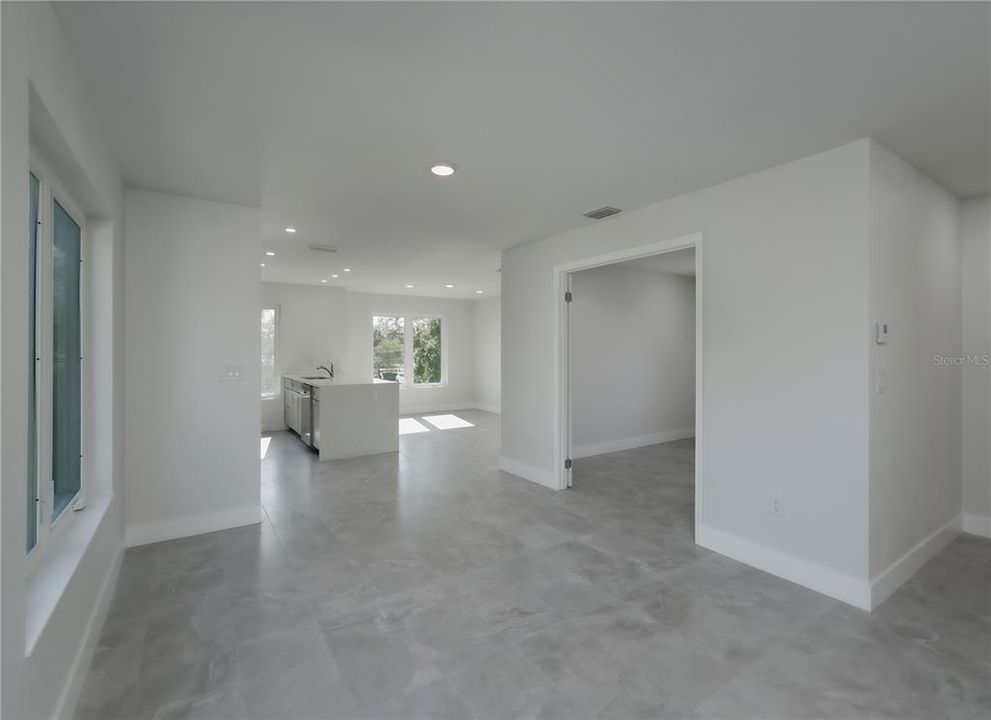 For Rent: $2,995 (4 beds, 3 baths, 1758 Square Feet)