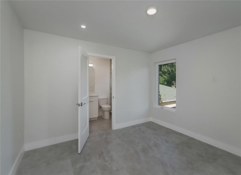 For Rent: $2,995 (4 beds, 3 baths, 1758 Square Feet)