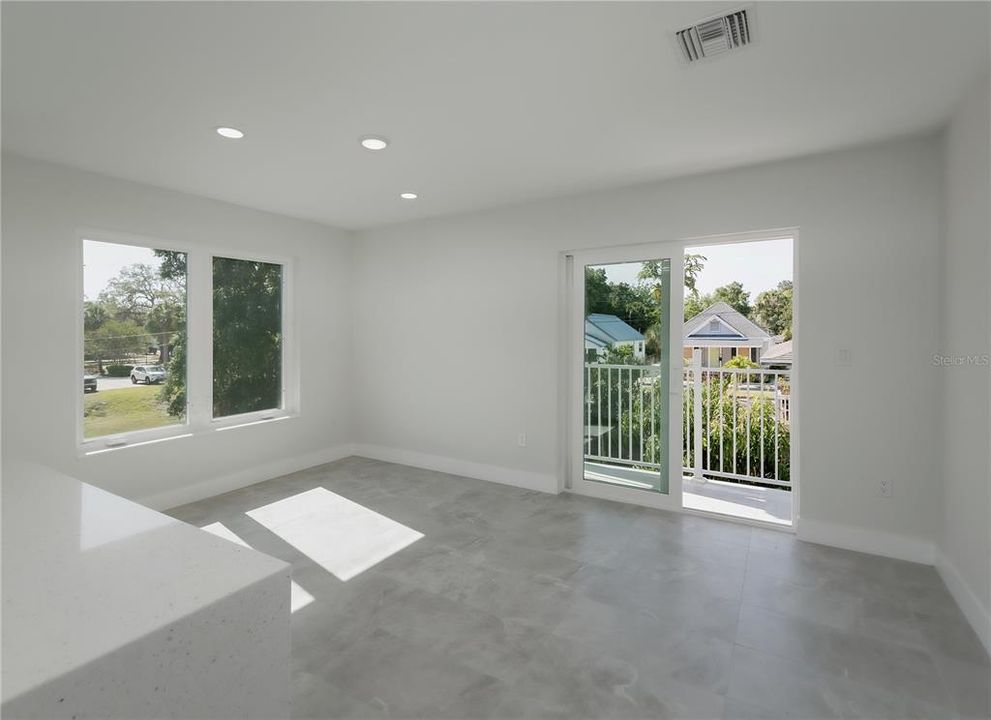 For Rent: $2,995 (4 beds, 3 baths, 1758 Square Feet)