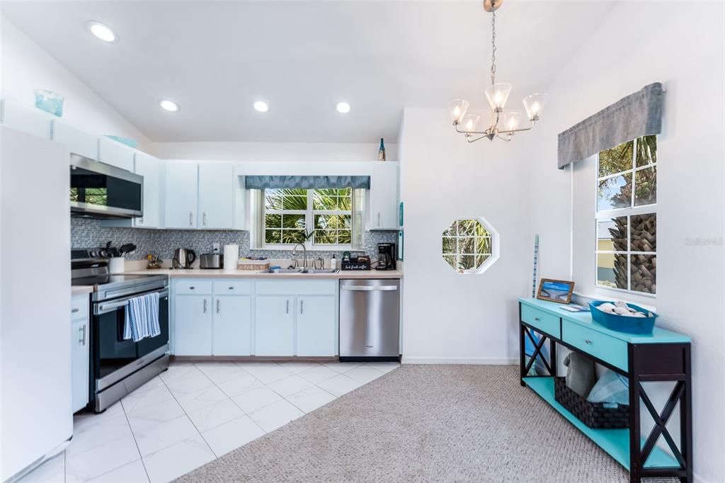 For Sale: $749,500 (3 beds, 4 baths, 1518 Square Feet)