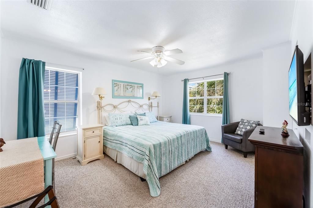 For Sale: $749,500 (3 beds, 4 baths, 1518 Square Feet)