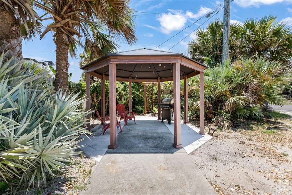 For Sale: $749,500 (3 beds, 4 baths, 1518 Square Feet)