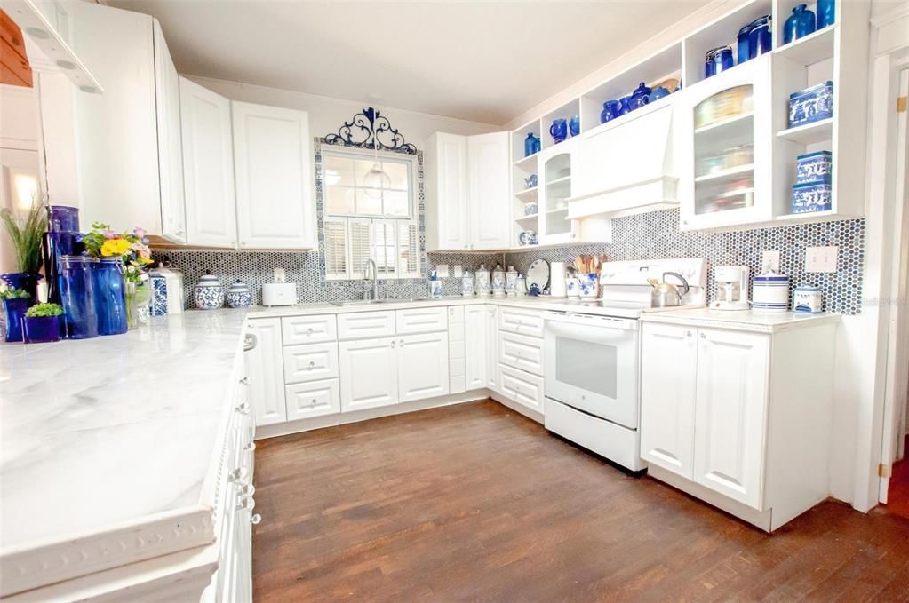 На продажу: $325,000 (3 спален, 2 ванн, 1462 Квадратных фут)
