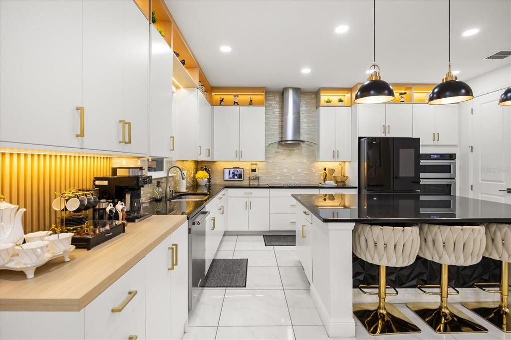 For Rent: $9,000 (5 beds, 4 baths, 3671 Square Feet)