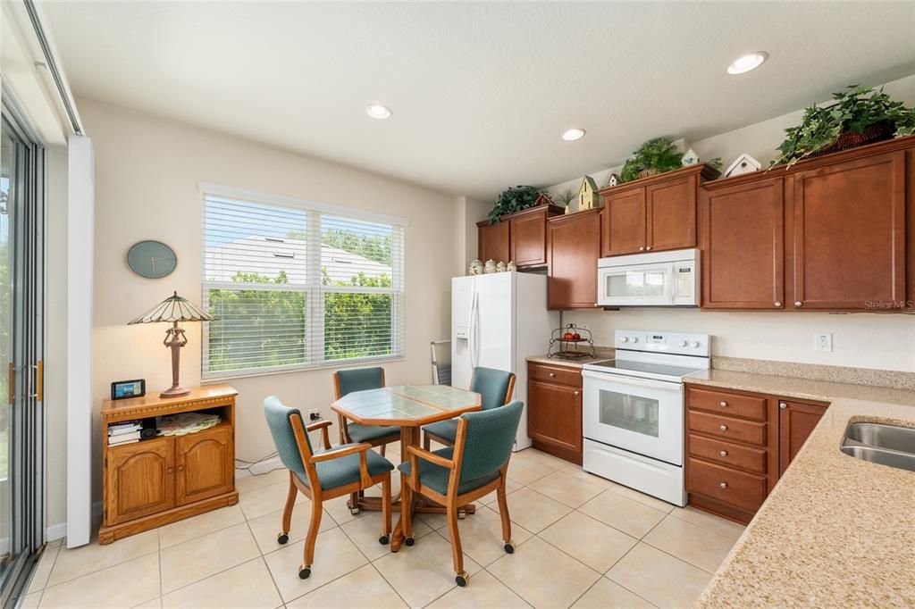 For Sale: $225,000 (2 beds, 2 baths, 1437 Square Feet)