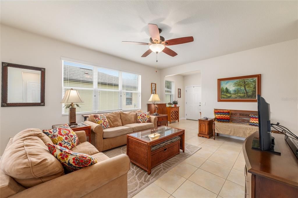 For Sale: $225,000 (2 beds, 2 baths, 1437 Square Feet)