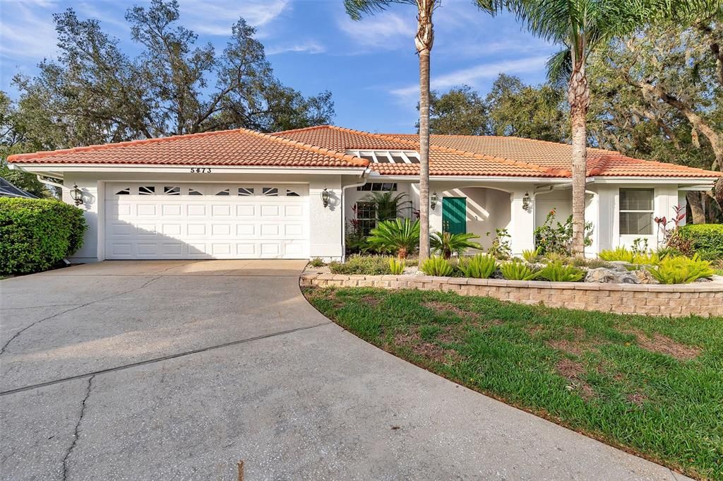 For Sale: $695,000 (3 beds, 2 baths, 2605 Square Feet)