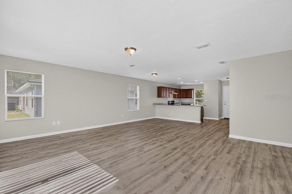 For Sale: $304,900 (4 beds, 2 baths, 1543 Square Feet)