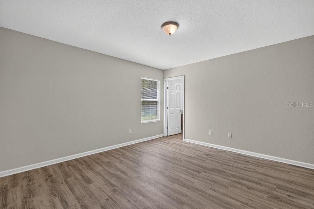 For Sale: $304,900 (4 beds, 2 baths, 1543 Square Feet)
