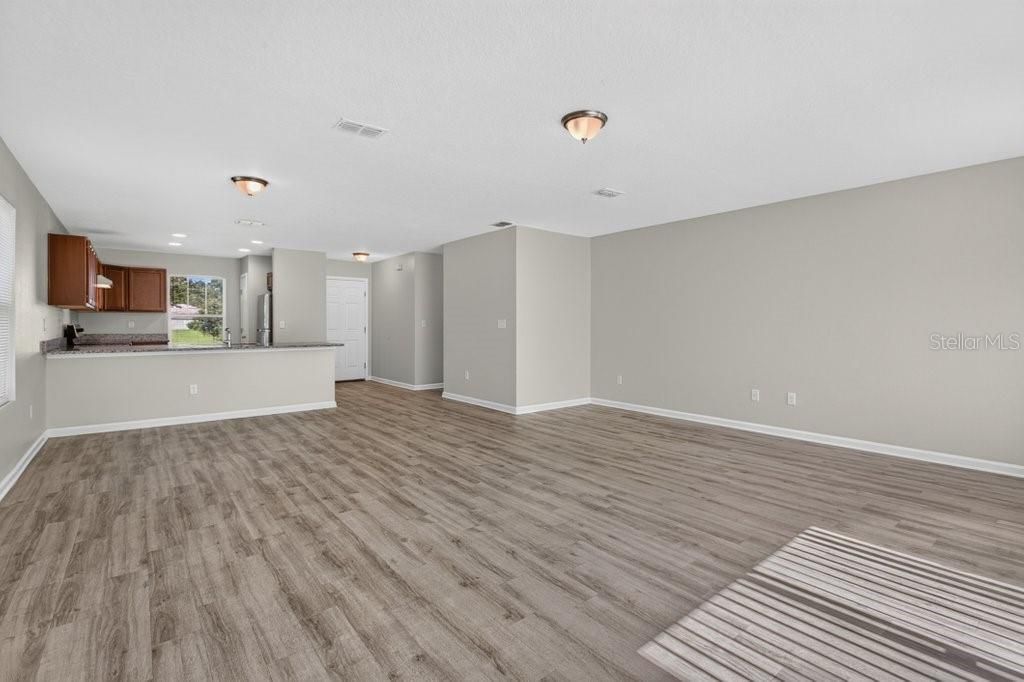 For Sale: $304,900 (4 beds, 2 baths, 1543 Square Feet)