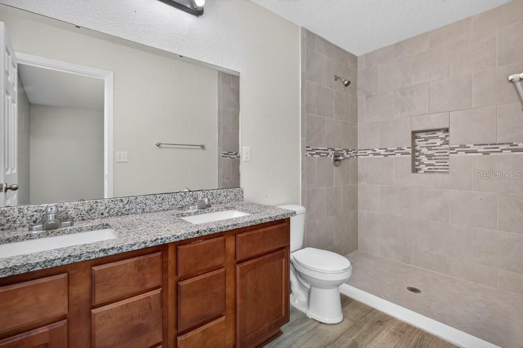 For Sale: $304,900 (4 beds, 2 baths, 1543 Square Feet)