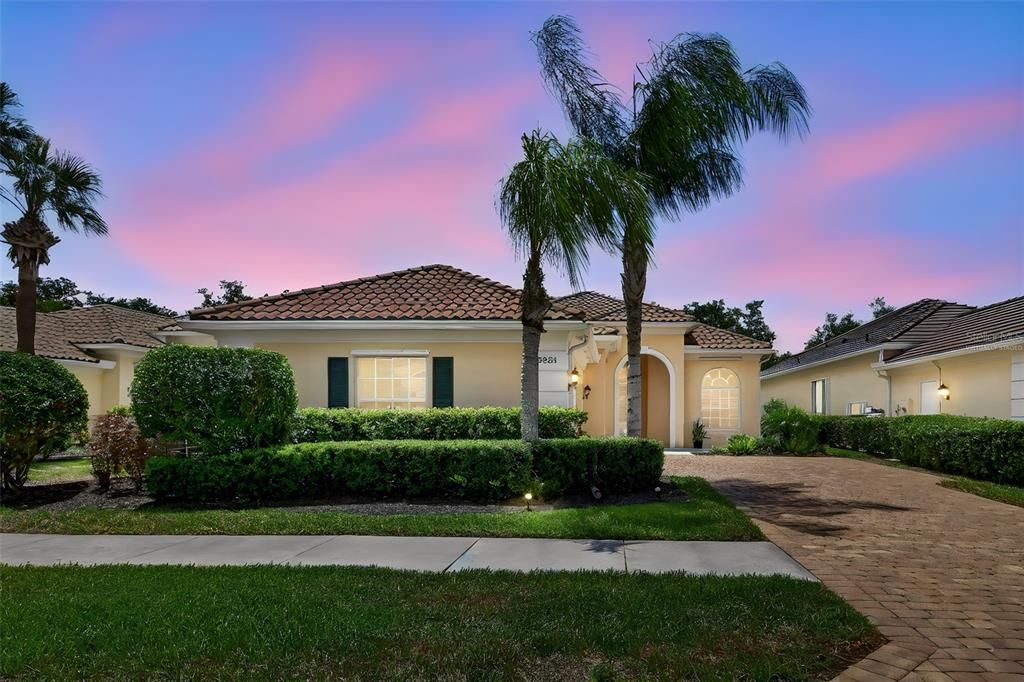 For Sale: $675,000 (3 beds, 3 baths, 2201 Square Feet)