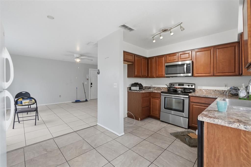 For Sale: $299,000 (4 beds, 2 baths, 1252 Square Feet)