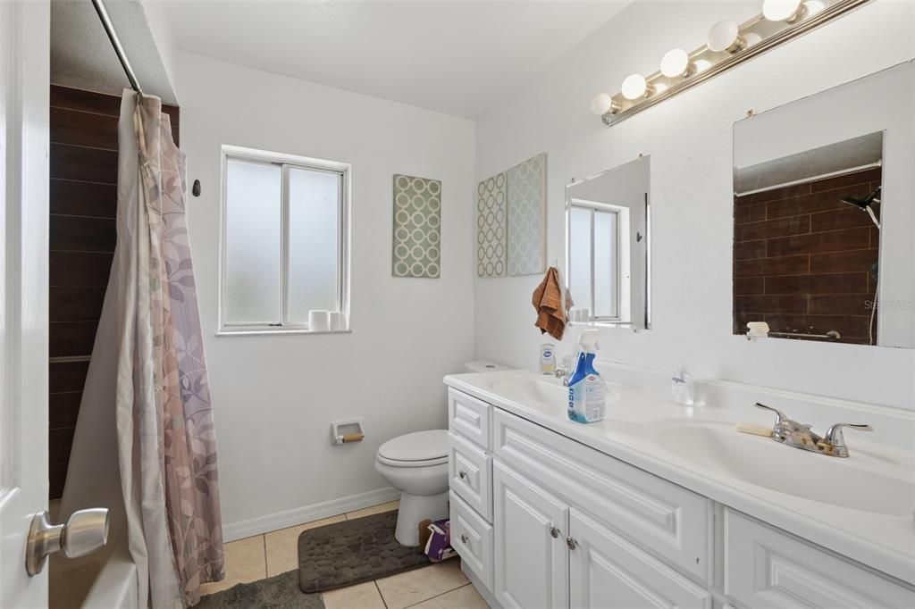 For Sale: $299,000 (4 beds, 2 baths, 1252 Square Feet)