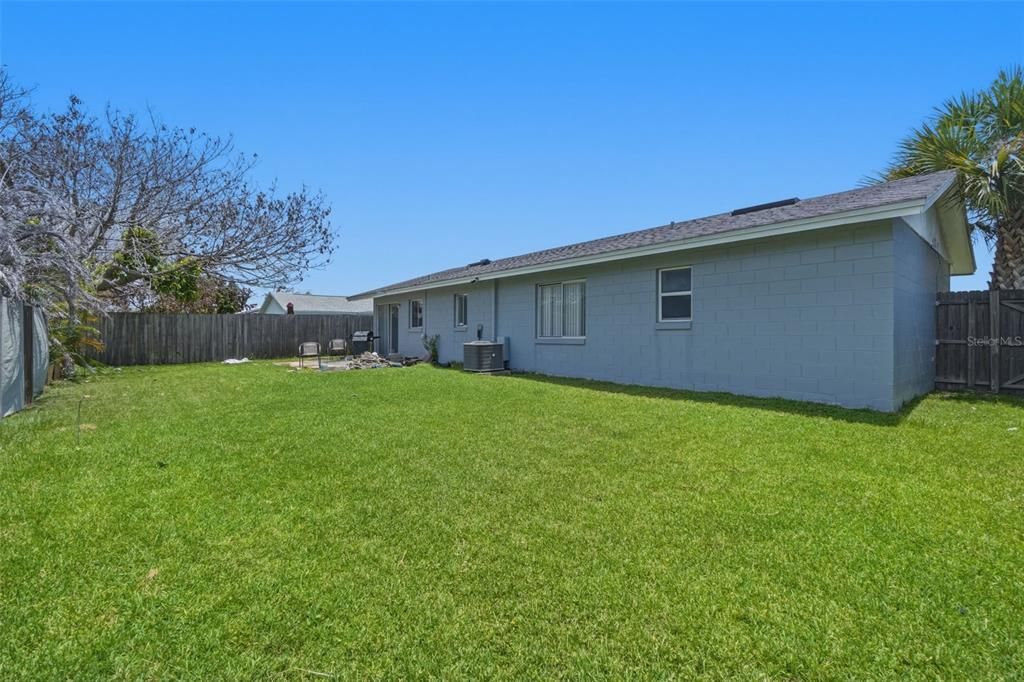 For Sale: $299,000 (4 beds, 2 baths, 1252 Square Feet)