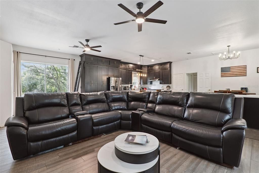 For Sale: $950,000 (3 beds, 2 baths, 2526 Square Feet)
