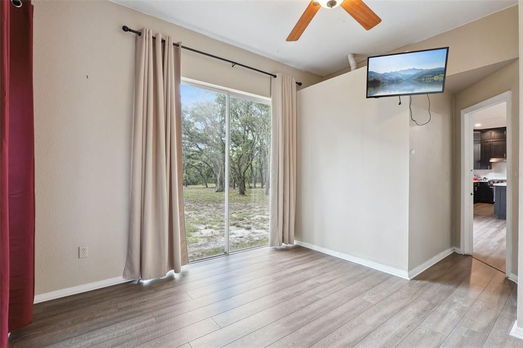 For Sale: $950,000 (3 beds, 2 baths, 2526 Square Feet)